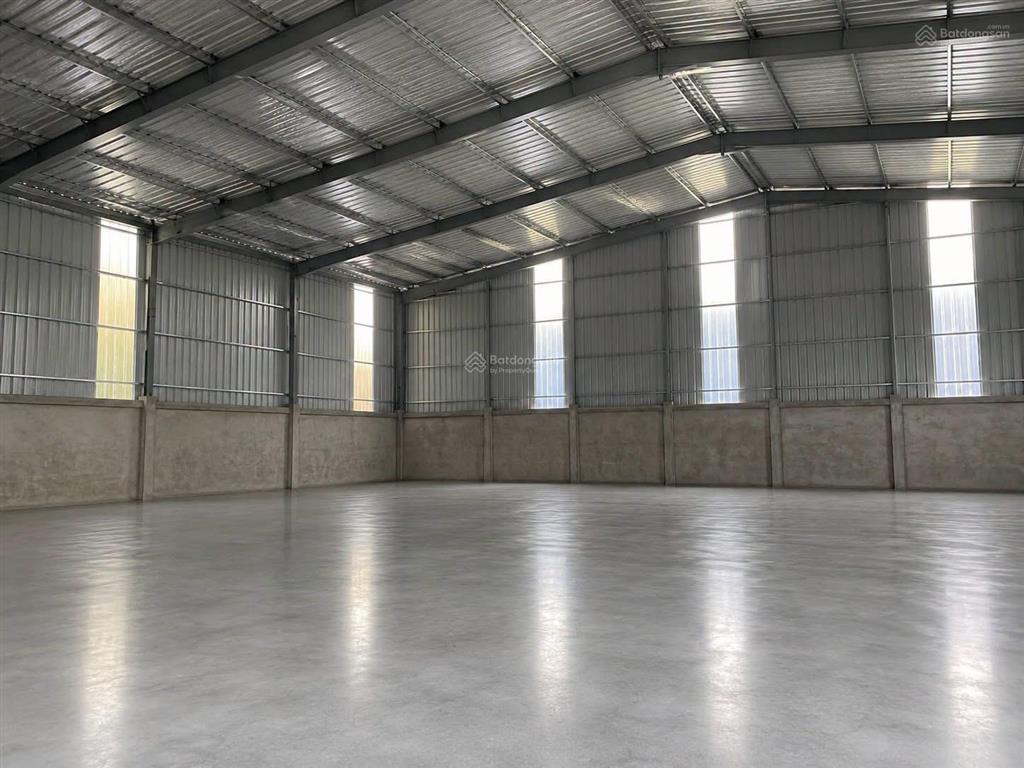 Cho thuê kho xưởng giá tốt diện tích 1370m2 tại lã xuân oai, xưởng đẹp, cao, mới, thoáng, pccc đủ