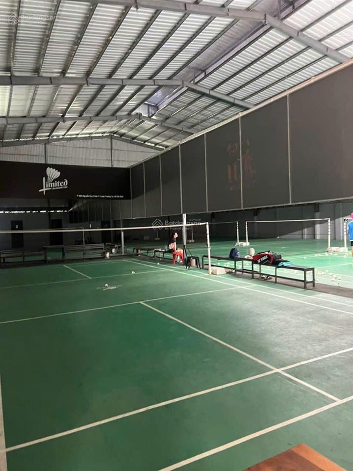 Cho thuê kho xưởng đẹp, cao 13m, thoáng, ngay cảng phú hữu, 1300m²/130tr, đẹp, hiếm có
