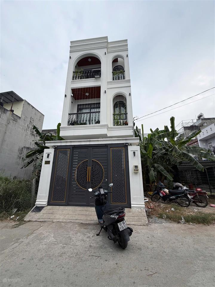 Cho thuê nhà riêng 1 trệt 2 lầu, 3 phòng ngủ, 4wc, 180m2 sàn, gần chợ, trường, uỷ ban, đường xe lớn