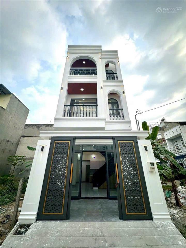 Cho thuê nhà riêng 1 trệt 2 lầu, 3 phòng ngủ, 4wc, 180m2 sàn, gần chợ, trường, uỷ ban, đường xe lớn