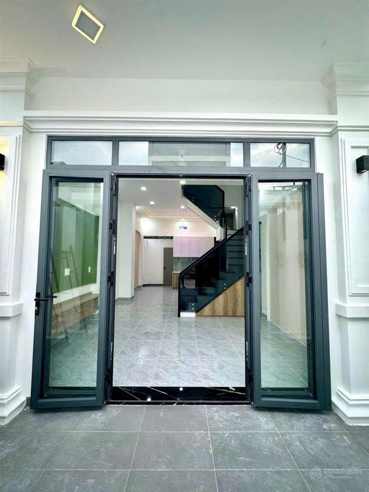 Cho thuê nhà riêng 1 trệt 2 lầu, 3 phòng ngủ, 4wc, 180m2 sàn, gần chợ, trường, uỷ ban, đường xe lớn