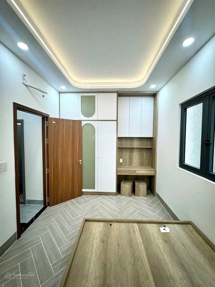 Cho thuê nhà riêng 1 trệt 2 lầu, 3 phòng ngủ, 4wc, 180m2 sàn, gần chợ, trường, uỷ ban, đường xe lớn
