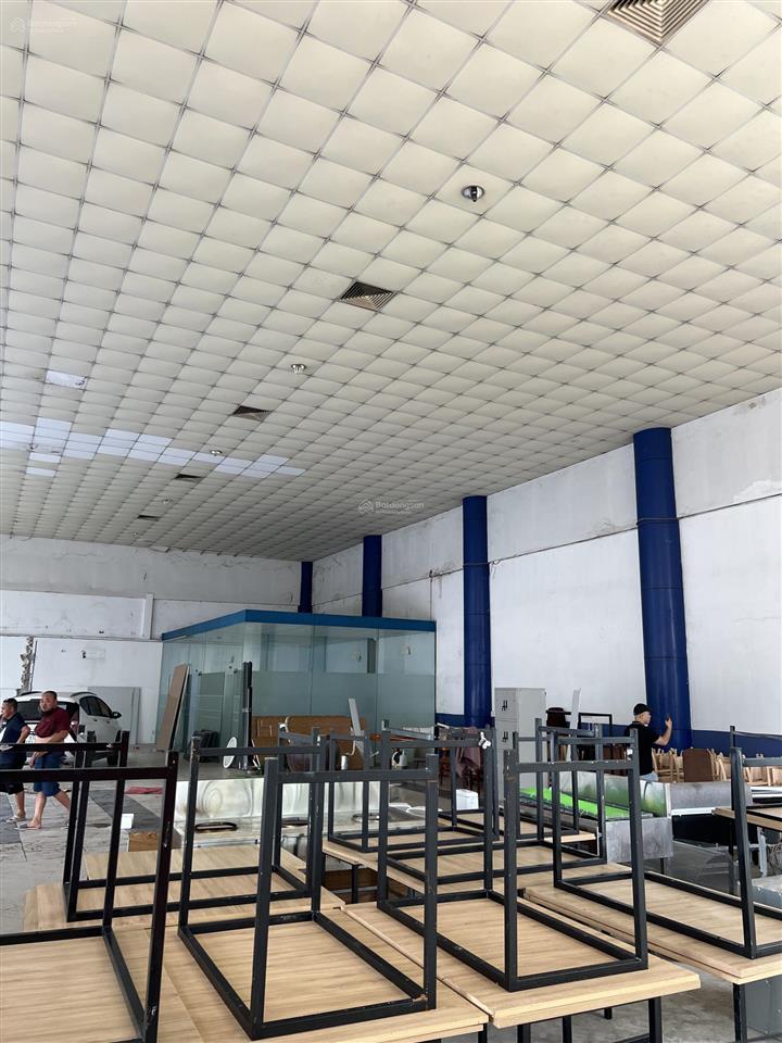 Cho thuê mặt bằng kinh doanh đẹp, cao 10m, phù hợp showroom, gara, cửa hàng, nhà hàng giá tốt