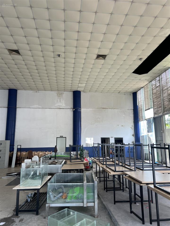 Cho thuê mặt bằng kinh doanh đẹp, cao 10m, phù hợp showroom, gara, cửa hàng, nhà hàng giá tốt