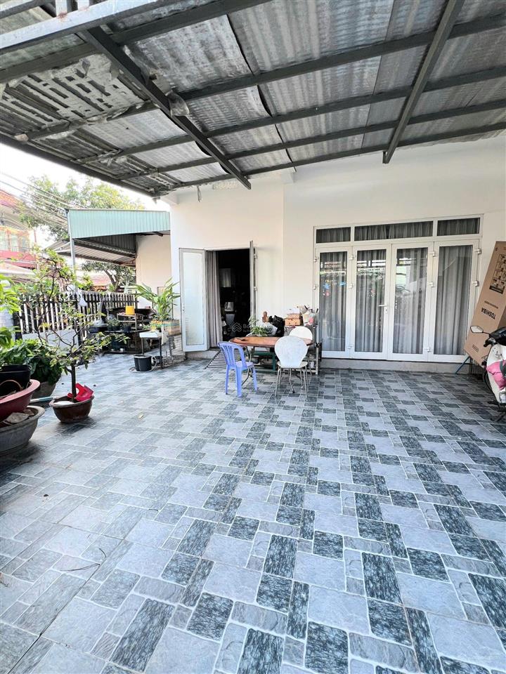 Bán căn nhà 1 trệt 1 lầu, dt 10 x 14 thổ cư 71m, đường nhựa 7m, cách siêu thị bigc 500 mét