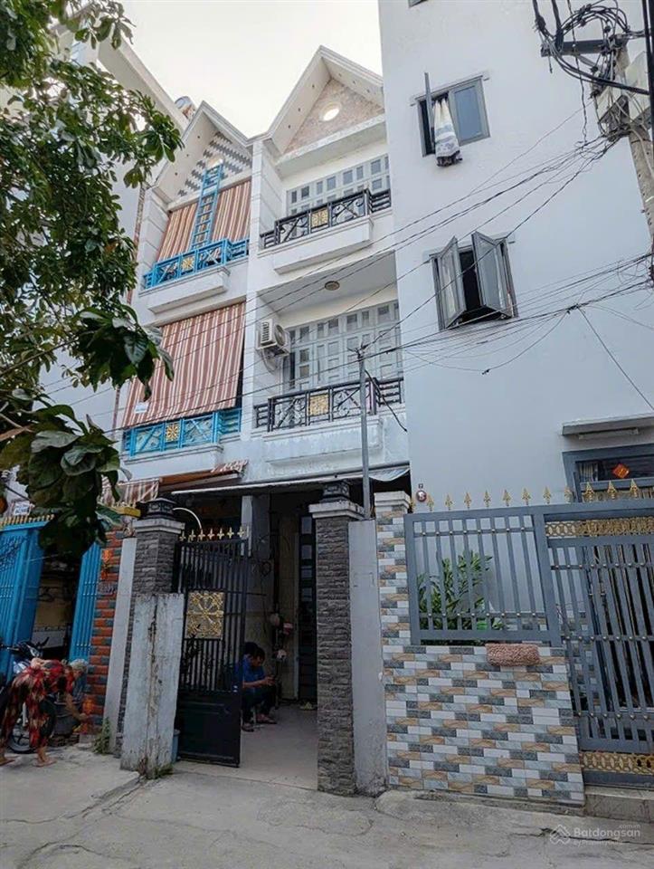 Bán nhà đường phú định p16 quận 8 nhà 3 tầng kiên cố 4pn chỉ nhỉnh 4 tỷ