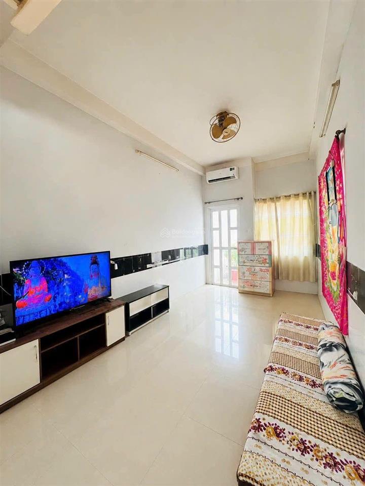 Không kiếm ra căn t2  2 mặt tiền kdc nam long 80m2  ngang 5m  3 tầng  5.49 tỷ
