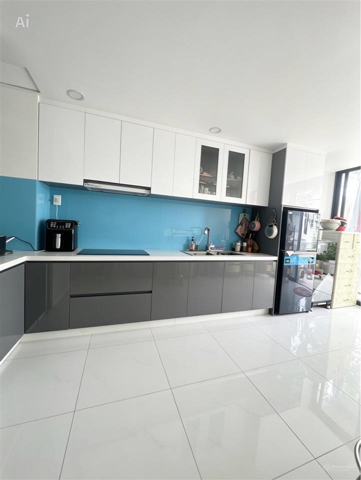 Mặt tiền đường ngô quyền 6 tầng kinh doanh đỉnh. cho thuê 20 triệu/tháng khu vip quận 10