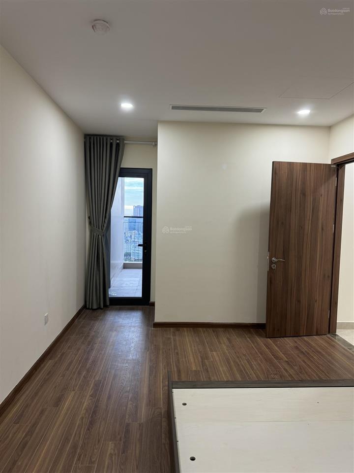 Chính chủ cho thuê chung cư 2 ngủ 2 vệ sinh 90m2 tại cầu giấy