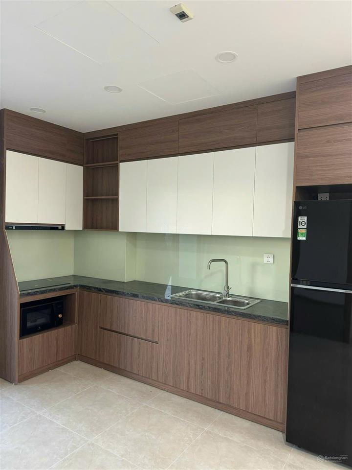 Chính chủ cho thuê chung cư 2 ngủ 2 vệ sinh 90m2 tại cầu giấy