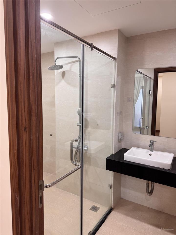 Cho thuê chung cư 3 phòng ngủ 122m2 chính chủ tại cầu giấy