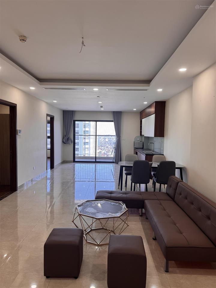 Cho thuê chung cư 3 phòng ngủ 122m2 chính chủ tại cầu giấy