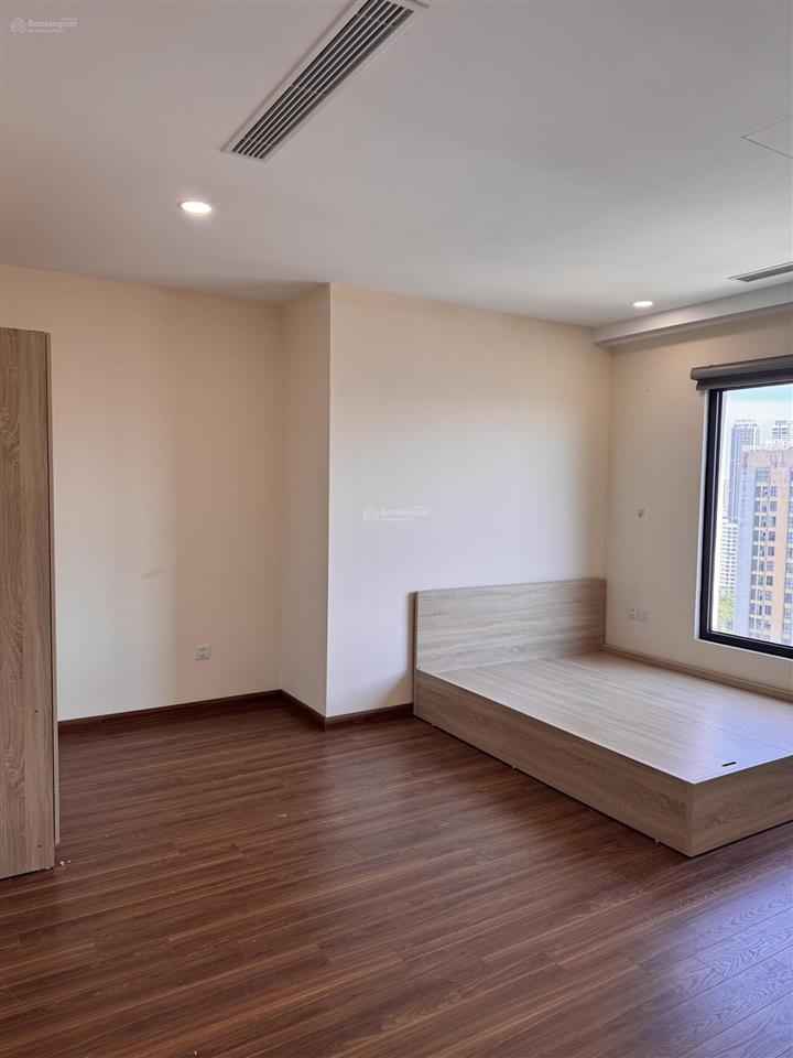 Cho thuê chung cư 3 phòng ngủ 122m2 chính chủ tại cầu giấy