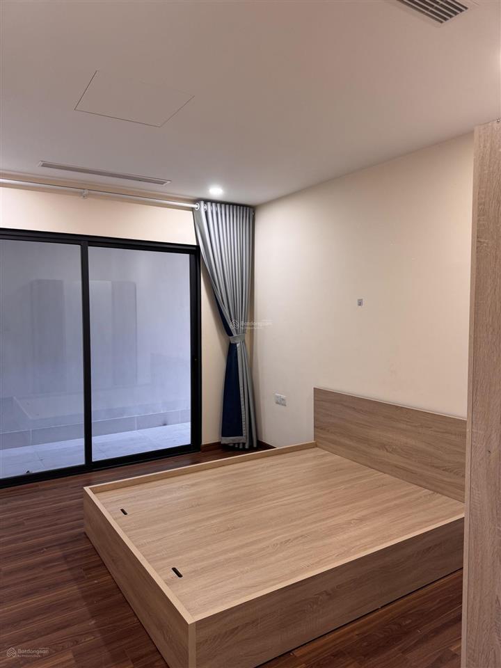 Cho thuê chung cư 3 phòng ngủ 122m2 chính chủ tại cầu giấy
