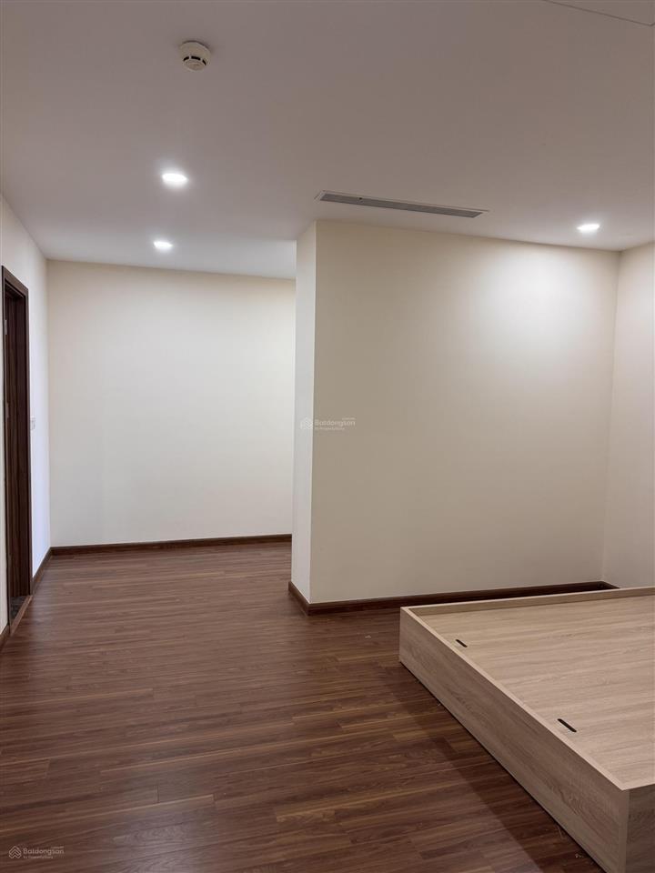 Cho thuê chung cư 3 phòng ngủ 122m2 chính chủ tại cầu giấy