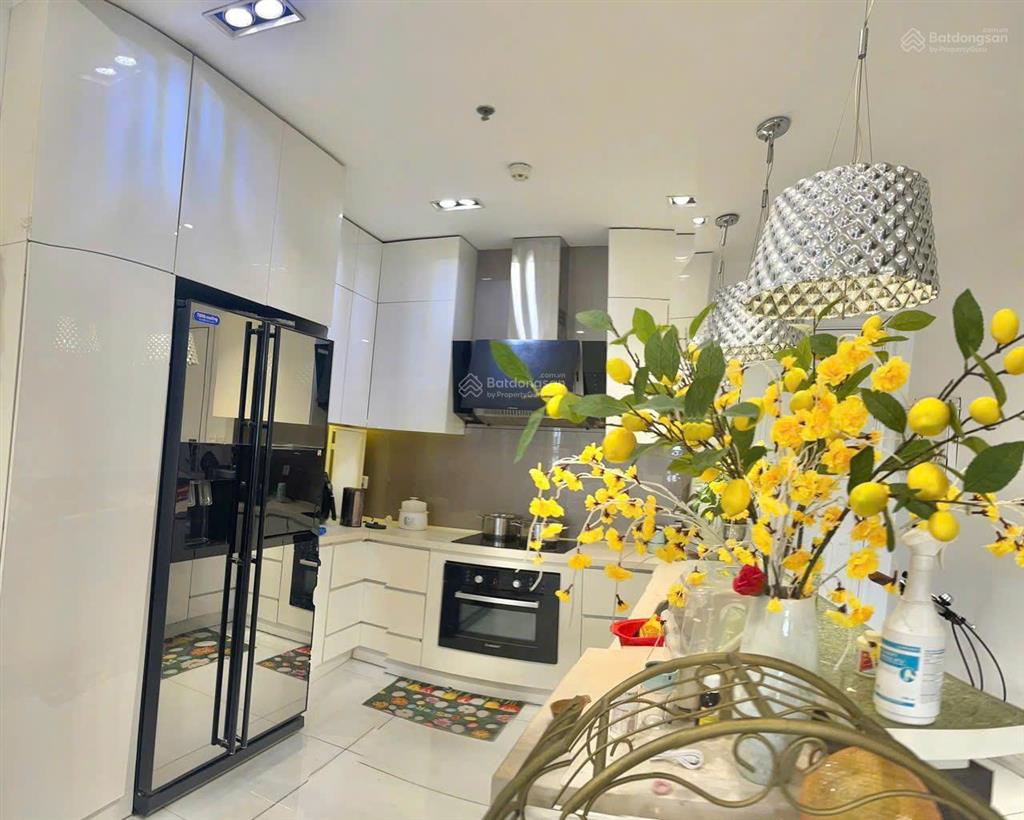 Chính chủ cho thuê royal city siêu đẹp 131m 3 phòng ngủ đã full nội thất giá siêu rẻ chỉ 24 triệu