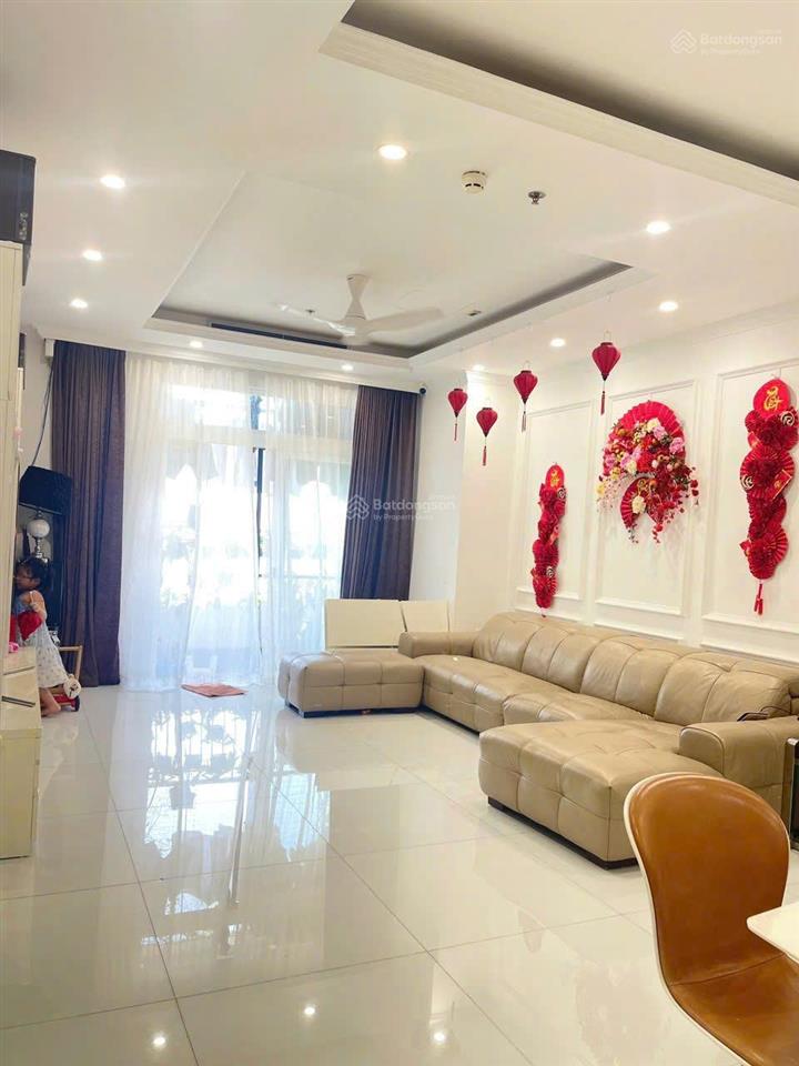 Chính chủ cho thuê royal city siêu đẹp 131m 3 phòng ngủ đã full nội thất giá siêu rẻ chỉ 24 triệu