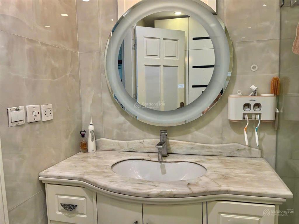 Chính chủ cho thuê royal city siêu đẹp 131m 3 phòng ngủ đã full nội thất giá siêu rẻ chỉ 24 triệu