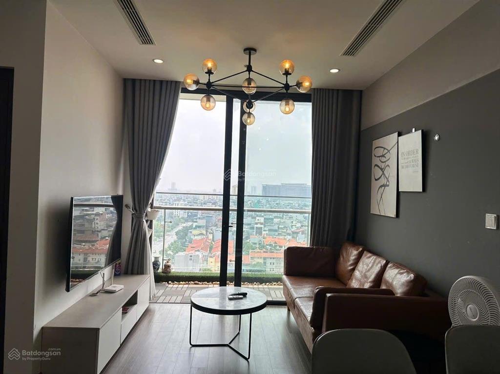 Cho thuê cc 4pn, 134m2 tại vinhomes west point, 25 triệu vnd