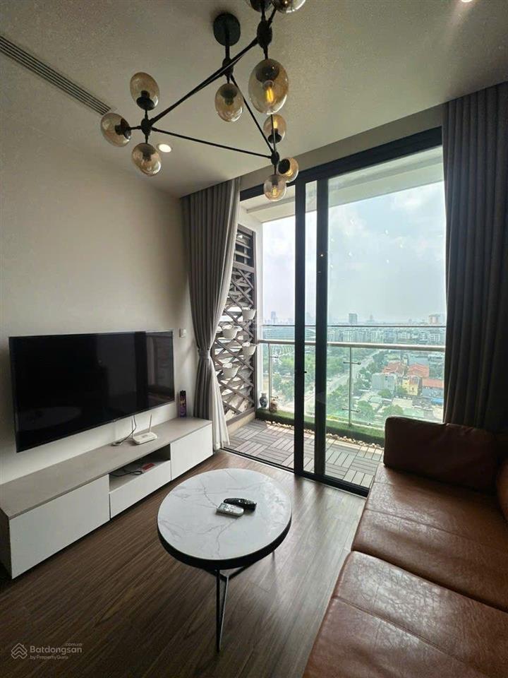 Cho thuê cc 4pn, 134m2 tại vinhomes west point, 25 triệu vnd