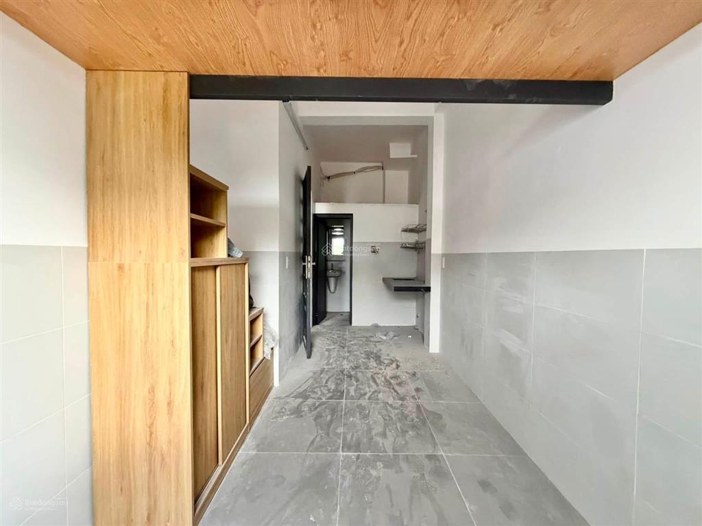 Duplex ban công full nội thất đi bộ đh văn lang 5 phút