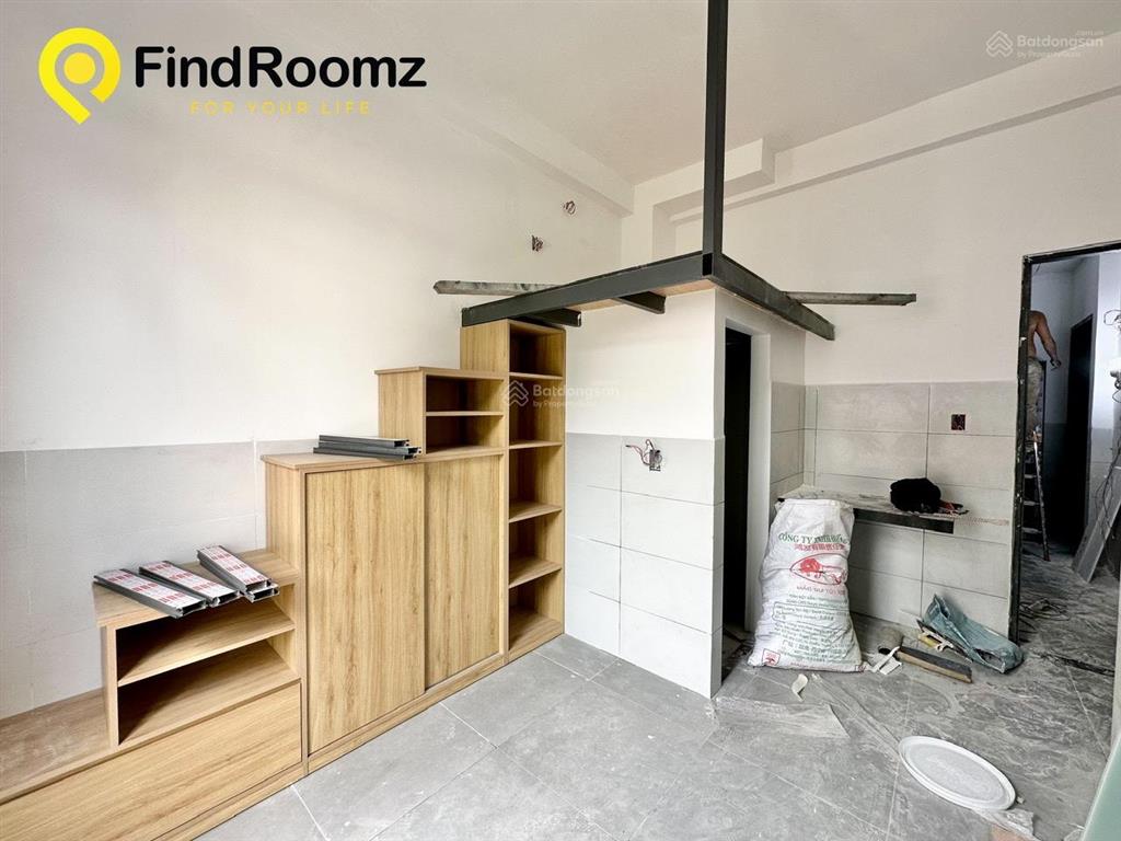 Duplex ban công full nội thất đi bộ đh văn lang 5 phút