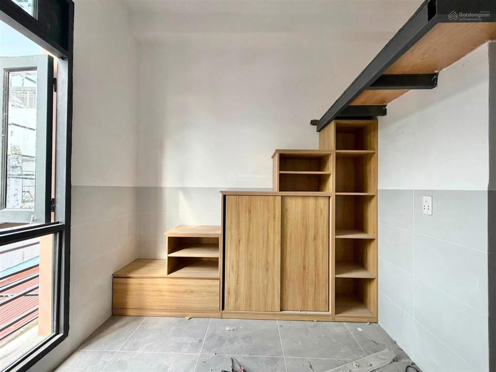 Duplex ban công full nội thất đi bộ đh văn lang 5 phút