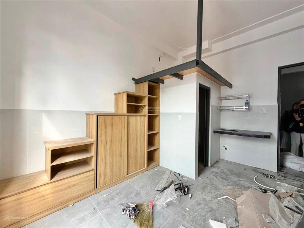 Duplex ban công full nội thất đi bộ đh văn lang 5 phút
