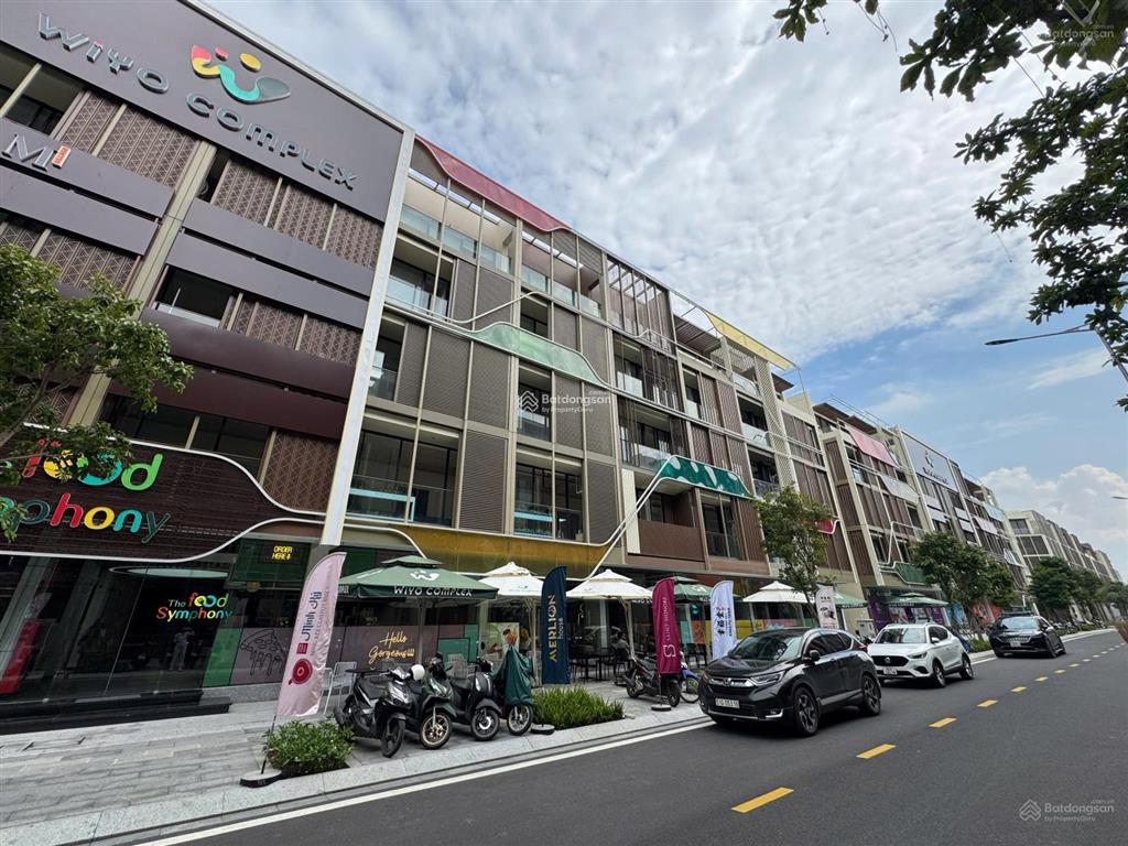 Chủ kẹt tiền bán gấp nhà kiểu d đẹp ngay khu sầm uất nhất dự án, chuẩn bị nộp hồ sơ sổ giá lỗ sâu