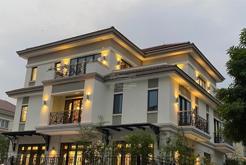 Bán gấp biệt thự saroma villa căn sát góc, hướng mát, 245 tỷ, 330 m2 căn vip của khu giá tốt