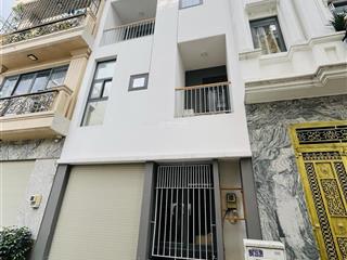 Khu vip phân lô  nhà 4 tầng  ngã tư bốn xã  ngang 5m  xe hơi đậu cửa  tặng nội thất