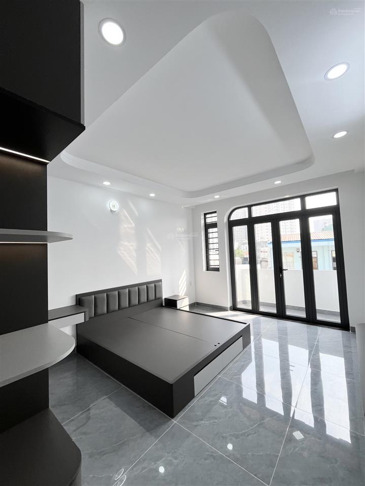 Nhà 5 tầng  4x20m  gần chợ phú lâm  đường xe tải  tặng nội thất.