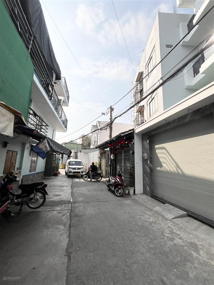 Nhà 5 tầng  4x20m  gần chợ phú lâm  đường xe tải  tặng nội thất.
