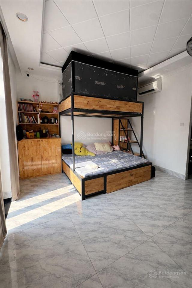 Biệt thự ngang 10m  ngay chợ bà hom  gần khu tên lửa  có gara xe hơi  chỉ hơn 6 tỷ