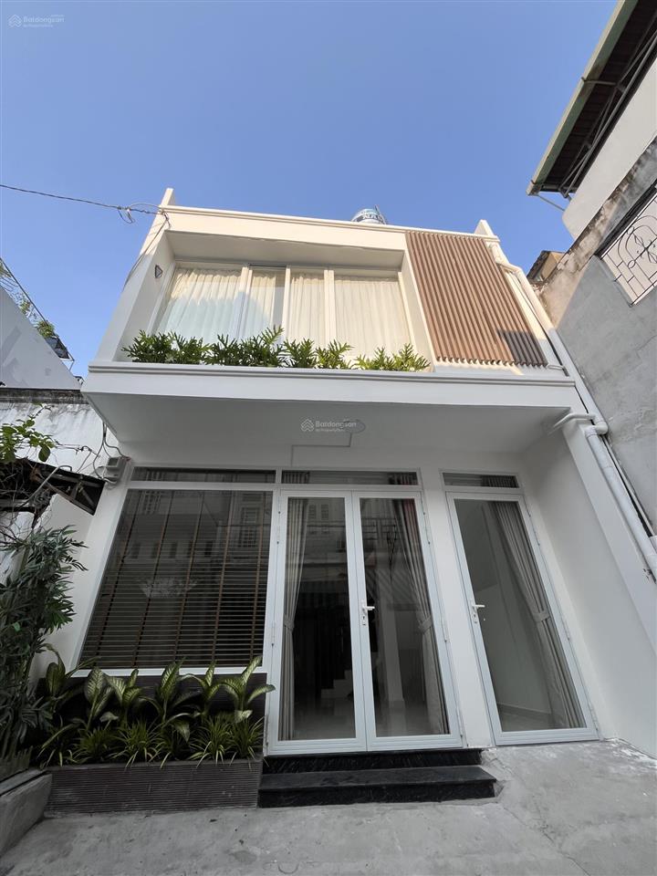 Nhà đẹp 2 tầng  ngang hơn 5m  đường lê cơ  gần bx miền tây  tặng nội thất.