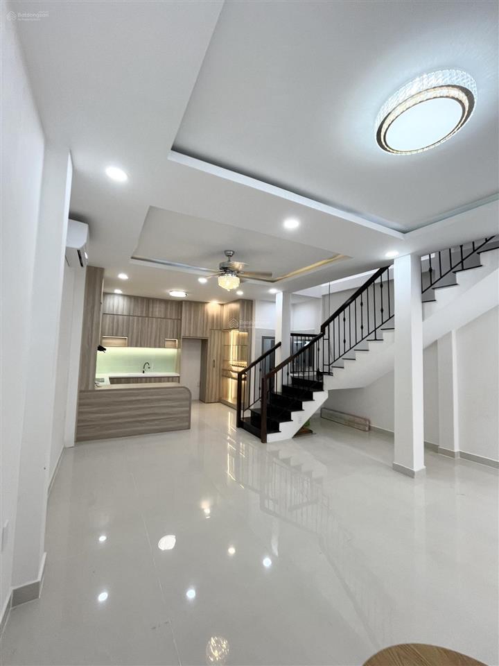 Nhà đẹp 2 tầng  ngang hơn 5m  đường lê cơ  gần bx miền tây  tặng nội thất.