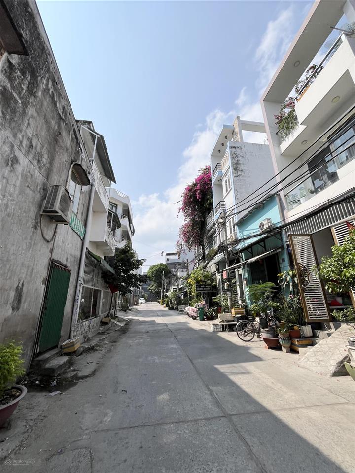 Nhà 2 tầng  ngang khủng hơn 7m  ngay chợ cây da sà  giáp quận 6