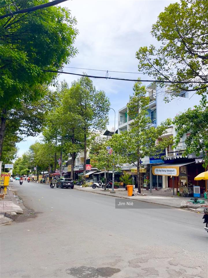 Nhà đẹp ngay cư xá phú lâm b  4x22  3 tầng  5 phòng ngủ  tặng nội thất
