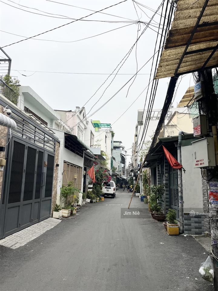 Nhà 4 tầng  bà hom  gần cư xá phú lâm b  tặng nội thất  hẻm thông  sổ hoàn công