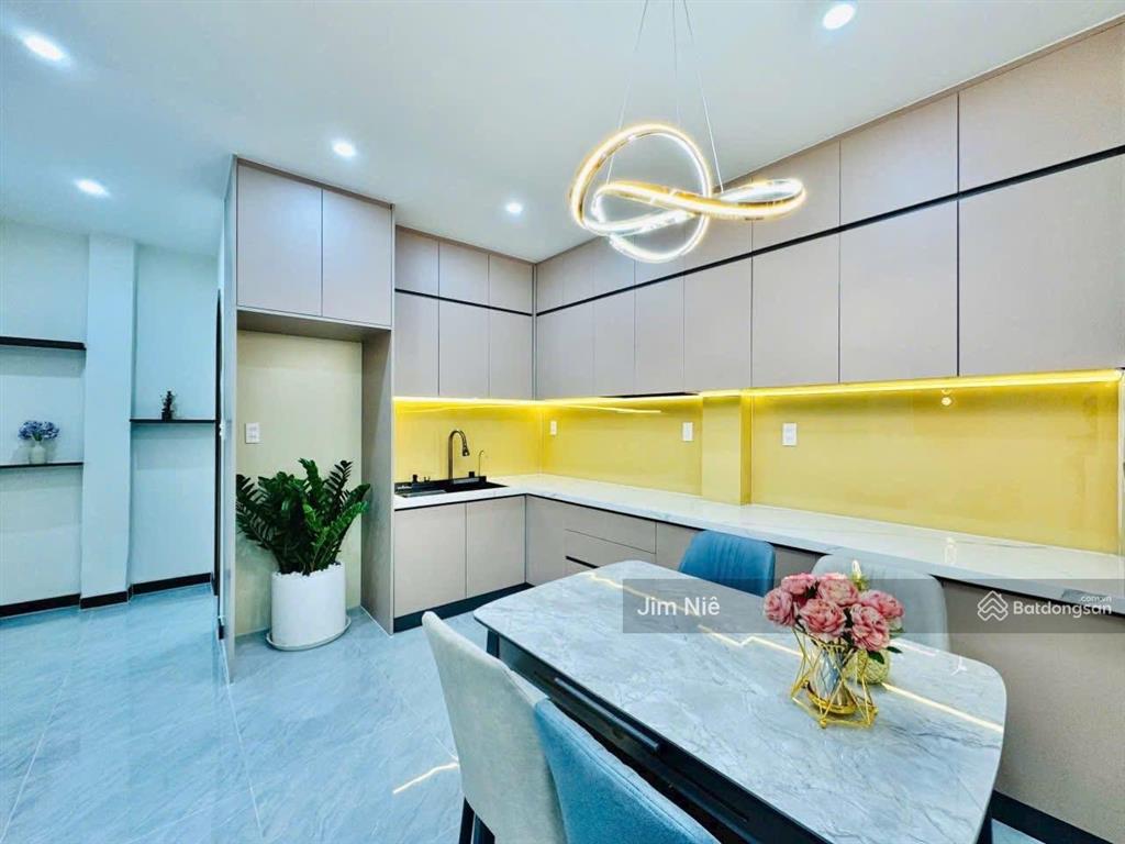 Nhà đẹp 4 tầng  ngã tư bốn xã  giáp tân phú  4.2x14m  hẻm xe hơi  tặng nội thất