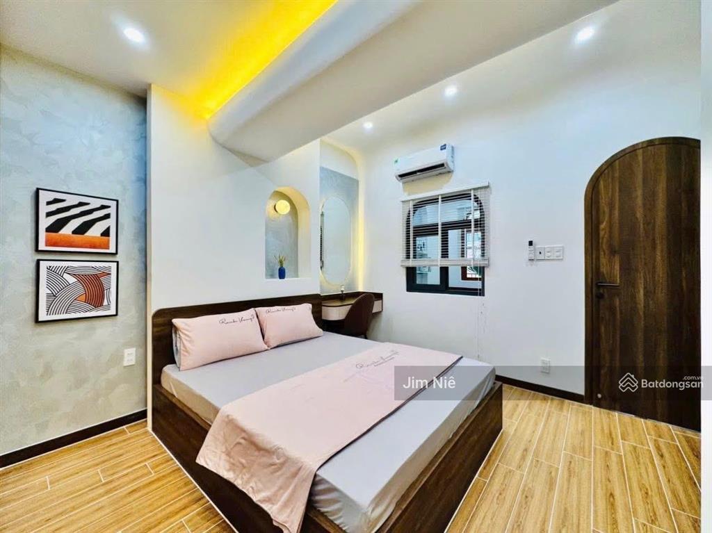 Nhà đẹp 4 tầng  ngã tư bốn xã  giáp tân phú  4.2x14m  hẻm xe hơi  tặng nội thất