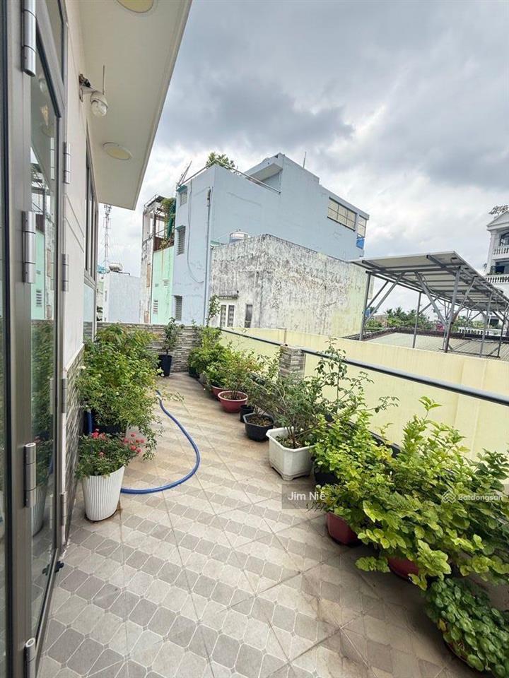 Bán gấp nhà 4 tầng  ngang 8m  vòng xoay phú lâm  tặng nội thất  sổ hoàn công.