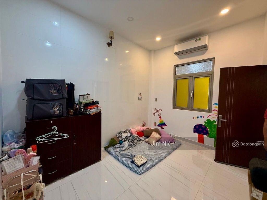 Bán gấp nhà 4 tầng  ngang 8m  vòng xoay phú lâm  tặng nội thất  sổ hoàn công.