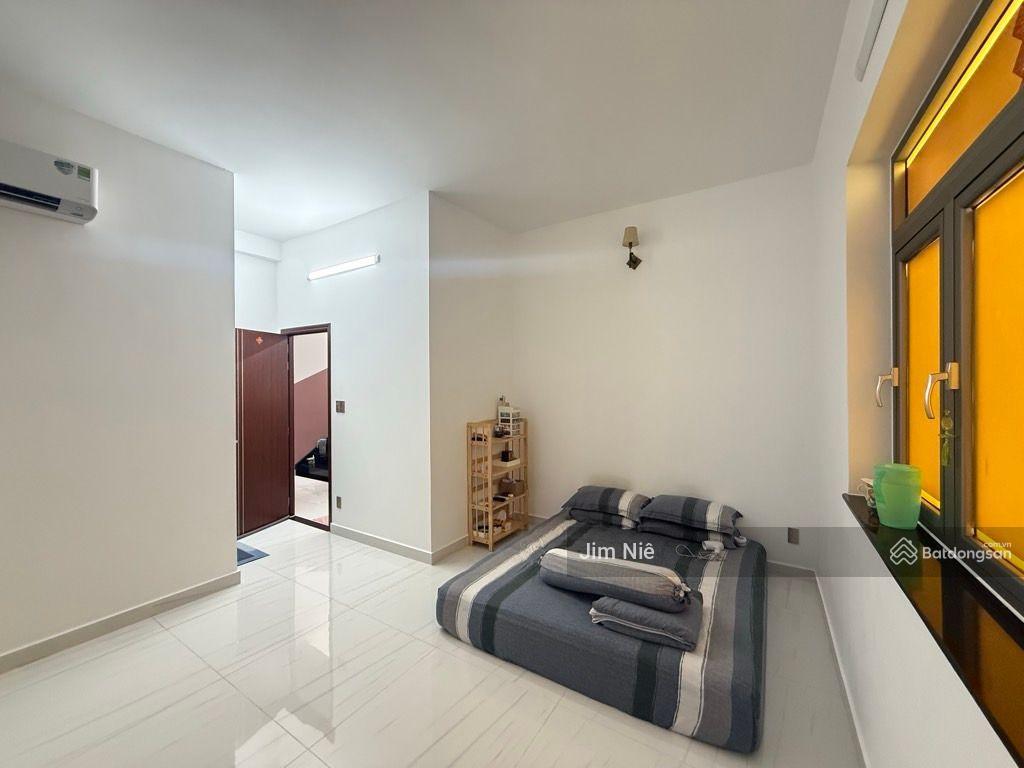 Bán gấp nhà 4 tầng  ngang 8m  vòng xoay phú lâm  tặng nội thất  sổ hoàn công.