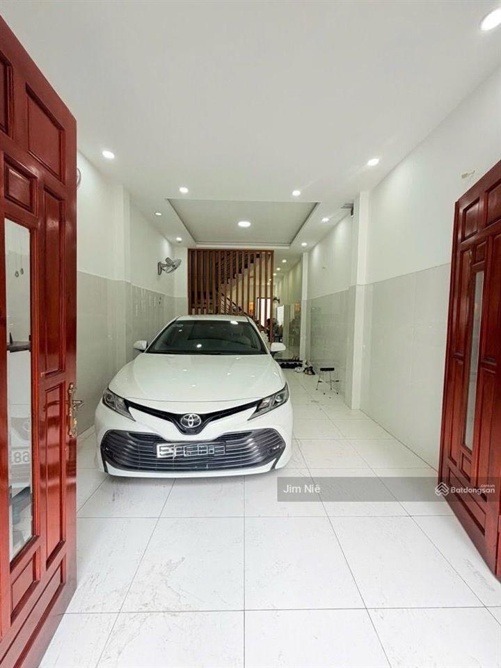 Khu tên lửa  gần nhà thờ phaolô  4 tầng  4x20m  đường 6m xe hơi  khu hiếm nhà bán.