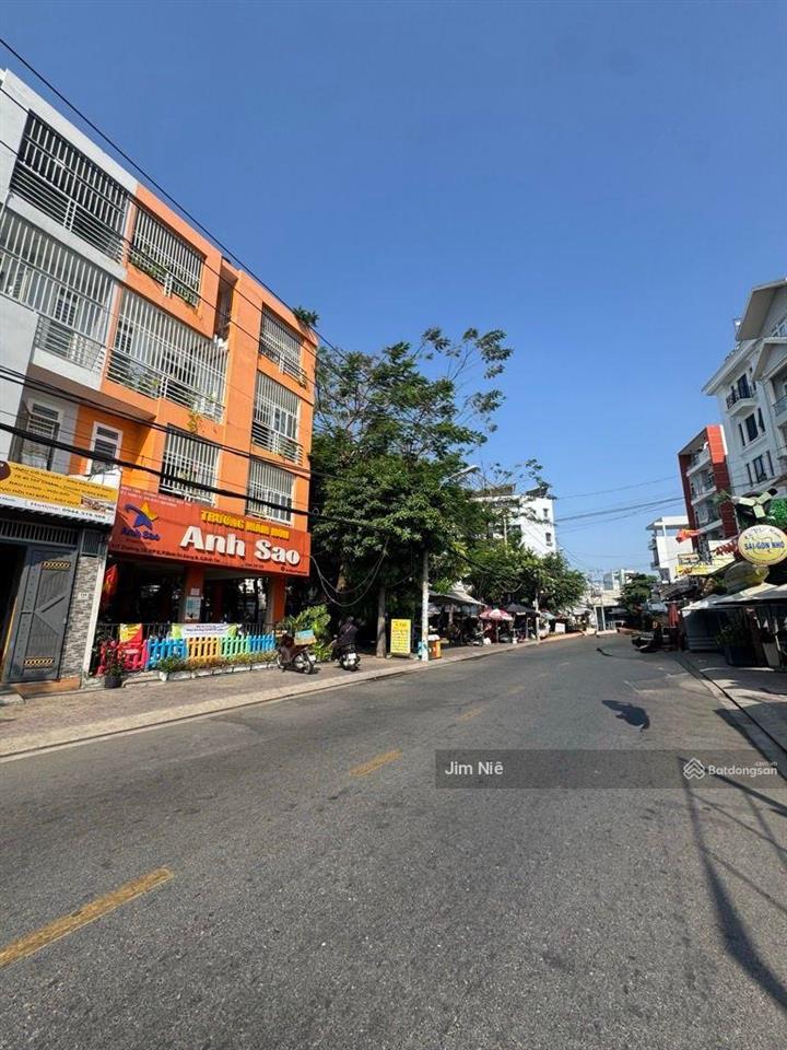 Khu tên lửa  gần nhà thờ phaolô  4 tầng  4x20m  đường 6m xe hơi  khu hiếm nhà bán.