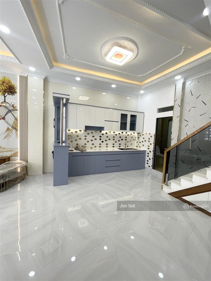 Ngay chợ phú lâm  quận 6  nhà 3 tầng  ngang rộng 5.5m  hẻm đẹp  tặng nội thất