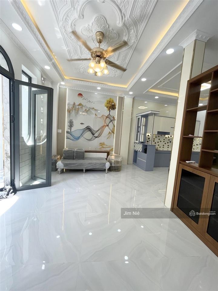 Ngay chợ phú lâm  quận 6  nhà 3 tầng  ngang rộng 5.5m  hẻm đẹp  tặng nội thất