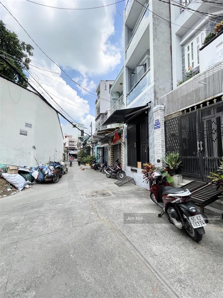 Ngay chợ phú lâm  quận 6  nhà 3 tầng  ngang rộng 5.5m  hẻm đẹp  tặng nội thất