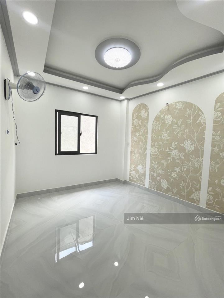 Ngay chợ phú lâm  quận 6  nhà 3 tầng  ngang rộng 5.5m  hẻm đẹp  tặng nội thất